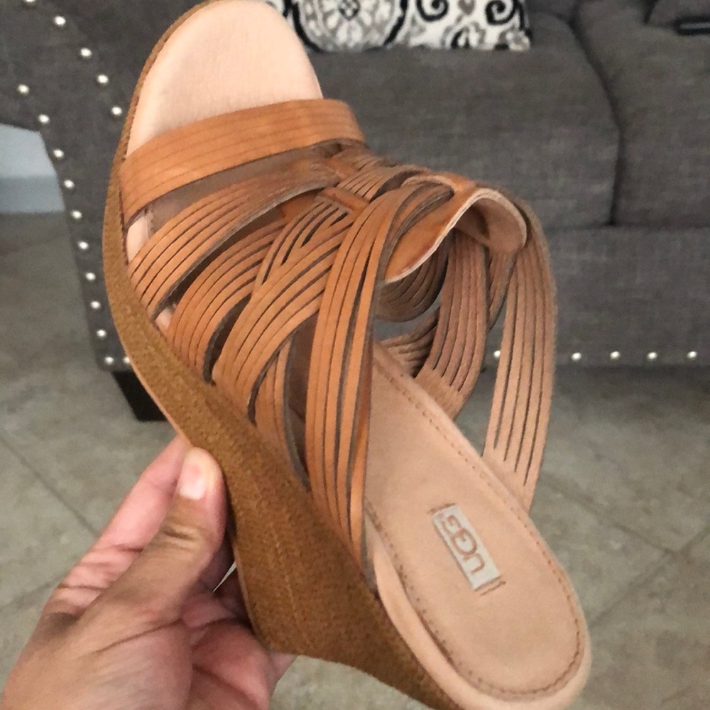 Shoe wedges no box but new.